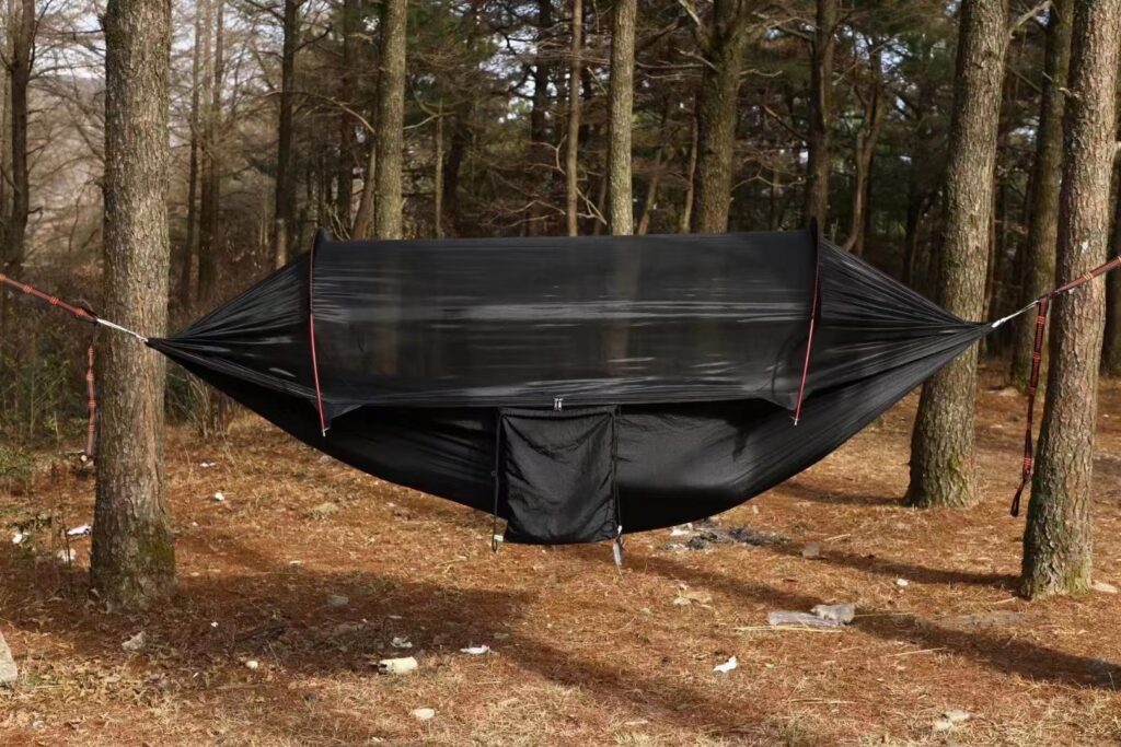 automatic hammock with mosquito net